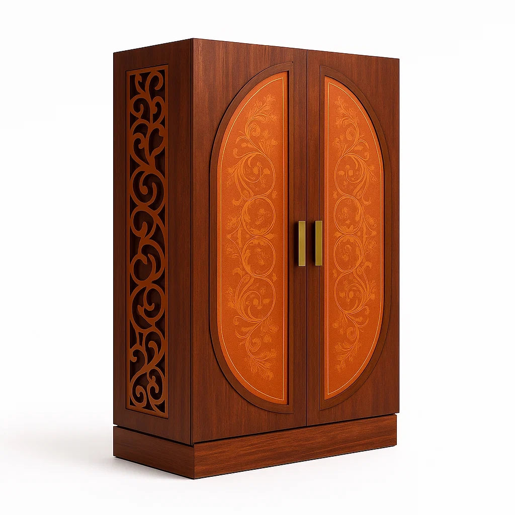 Holzkleiderschrank mit geschnitzten Mustern, Braun und Orange
